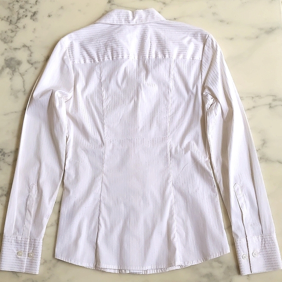 NWT. The Limited Cotton Rayon Spandex Dress Shirt w/gold stripes & waist design. - Picture 6 of 6